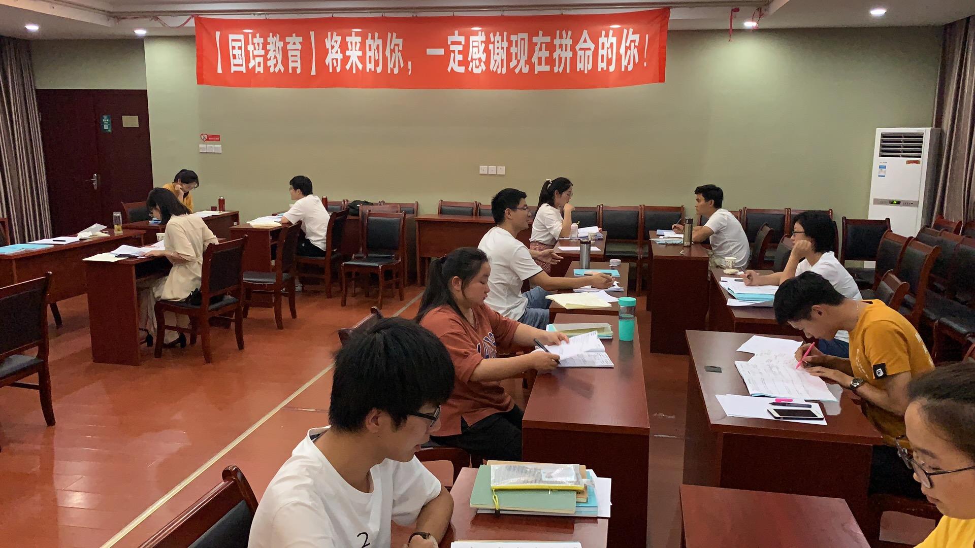 浙江公务员面试(2022年浙江省考公务员职位表)