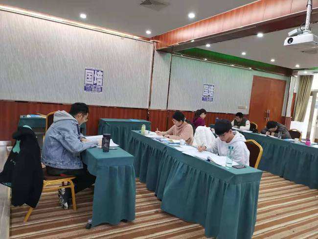 公务员面试视频(公务员面试第一名视频)