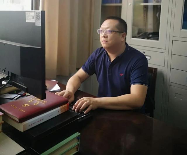 报考事业单位个党员(党员有什么好处和待遇)