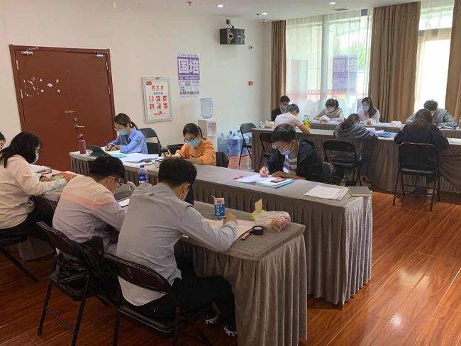 事业单位专技岗面试(教资面试主考官是哪个)